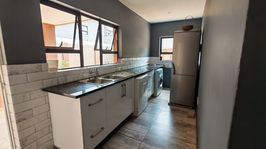 6 Bedroom Property for Sale in Cashan North West